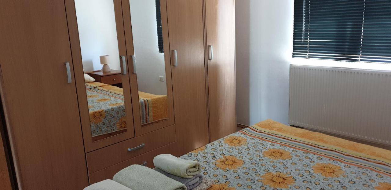 Apartments Nena 3* Ližnjan エクステリア 写真