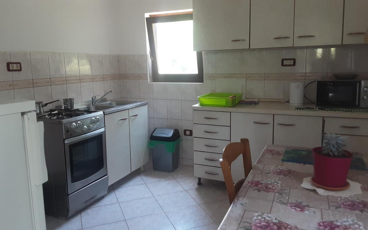 Apartments Nena 3* Ližnjan エクステリア 写真
