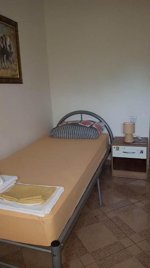 Apartments Nena 3* Ližnjan エクステリア 写真